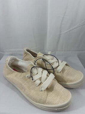 NWT pop Women's Size 8.5 Tan Sparkly Sneakers